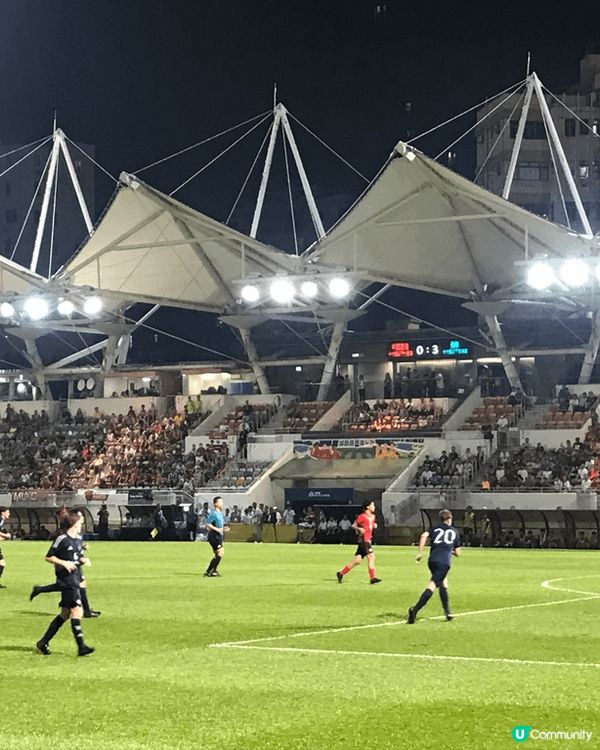 旺角大球場絕對是一個適合打卡和欣賞球賽的地方，還有機會見到明...