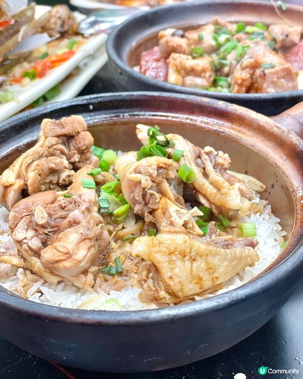 在廟街的封神煲仔飯店