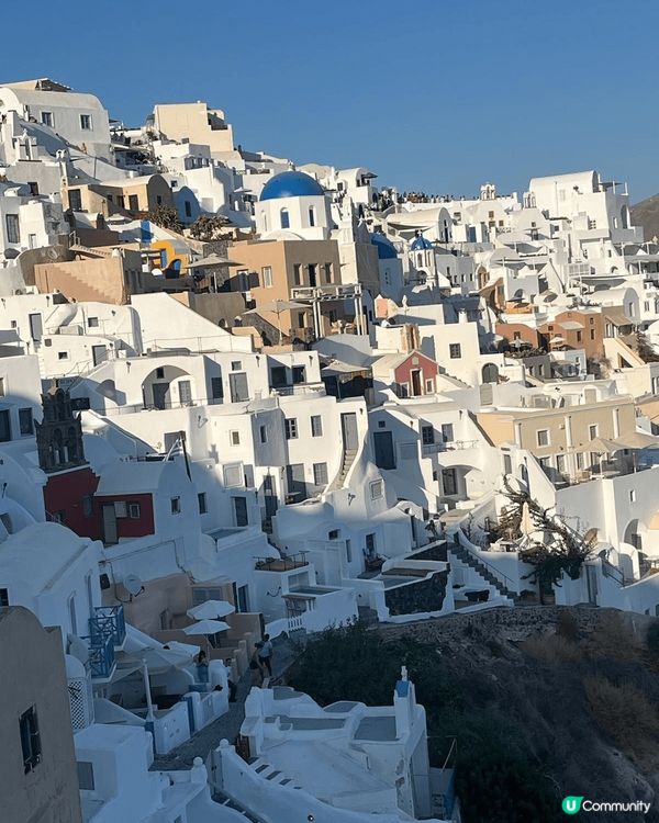 羅馬走過鬥獸場內每一面牆與石柱，一步步探索羅馬豐富的歷史。