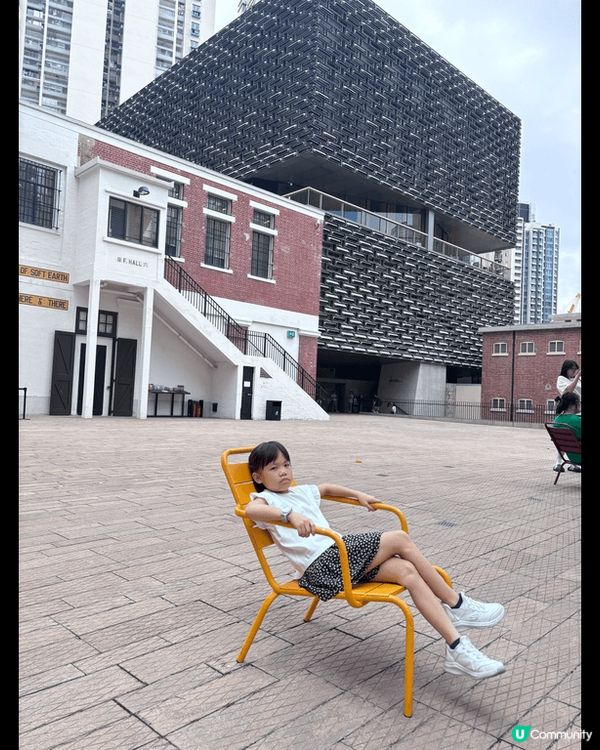 放假同屋企人去大館感受歷史同文化氣息
