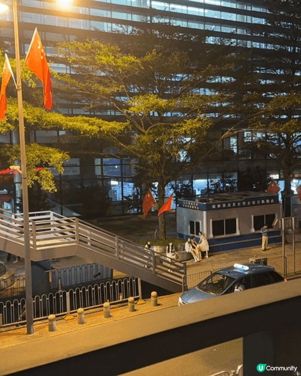 很喜歡平靜，清閒及不被打擾的感覺，彷彿進入了無人之境一樣