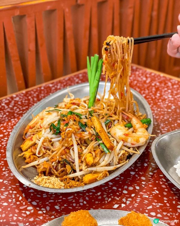 屯門V City有間泰國餐廳,以泰式街頭風格美食為主,店鋪空...