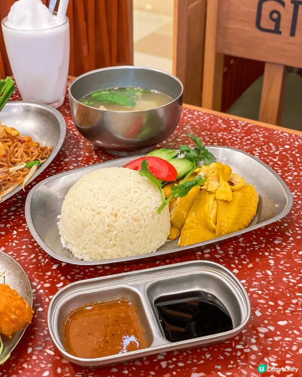 屯門V City有間泰國餐廳,以泰式街頭風格美食為主,店鋪空...