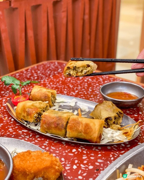 屯門V City有間泰國餐廳,以泰式街頭風格美食為主,店鋪空...