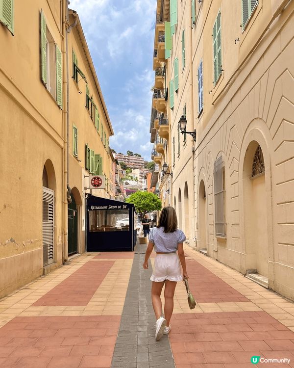 來到依個充滿檸檬同芒果色的Menton～ 地理位置上同義大利...