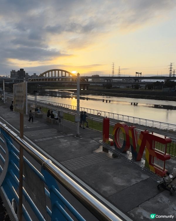 台北，雖然唔係我?出生地，但係當地?風土人情，令我莫名有種熟...