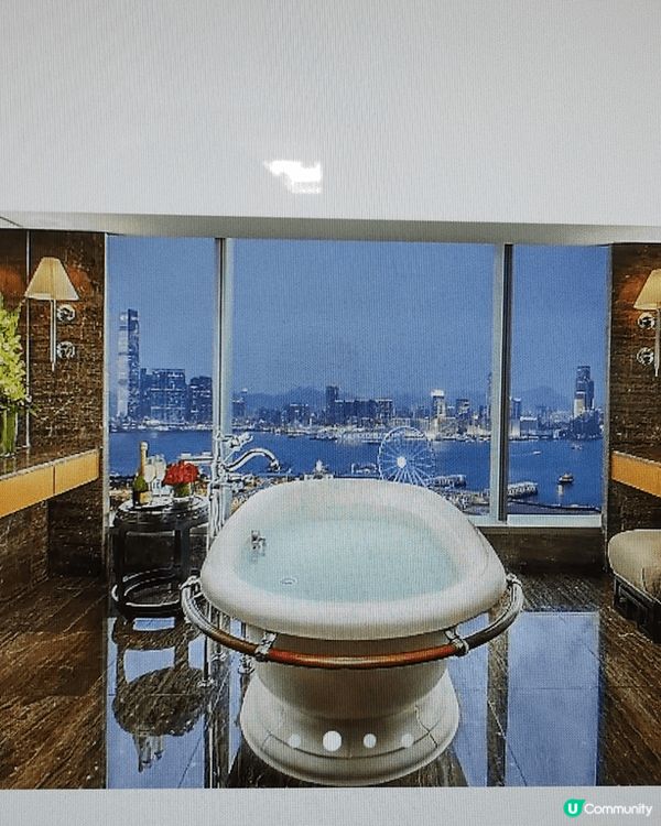 1）香港半島酒店水療Spa, 相片中有代表香港的美景，是香港...