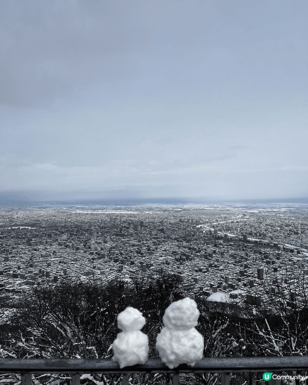 札幌藻岩山：日本3大夜景之一。搭纜車上到海拔531米俯瞰札幌...