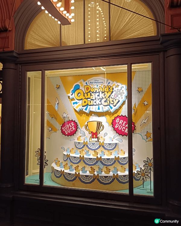 東京迪士尼Disneyland ，6月份是唐老鴨的生日，園內...