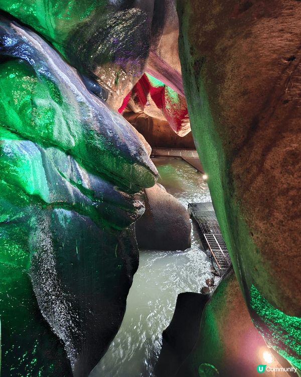 潮州饒平。地下河，壺穴，清涼又唔多樓級，適合老幼去短遊