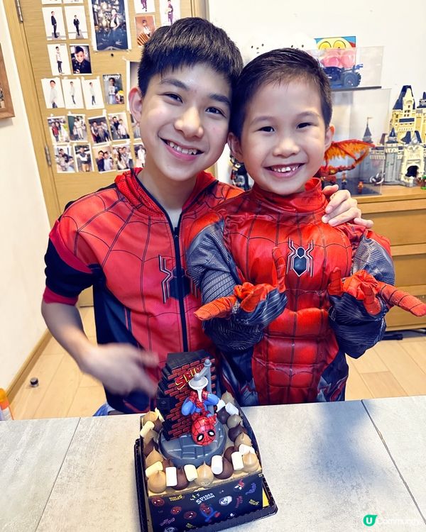 蜘蛛俠主題蛋糕仲有投影玩具