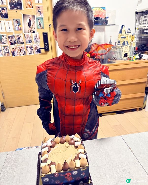 蜘蛛俠主題蛋糕仲有投影玩具