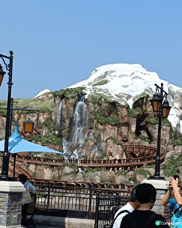 這些照片是我在香港迪士尼樂園拍的，為什麼我要介紹迪士尼樂園？...