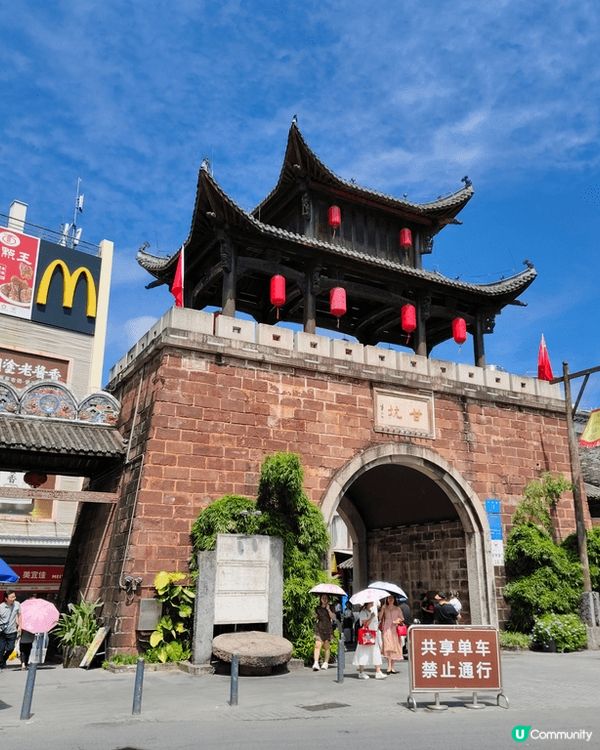 甘坑是深圳古填之一，全日免費開放。古填保留了古代建築，日與夜...