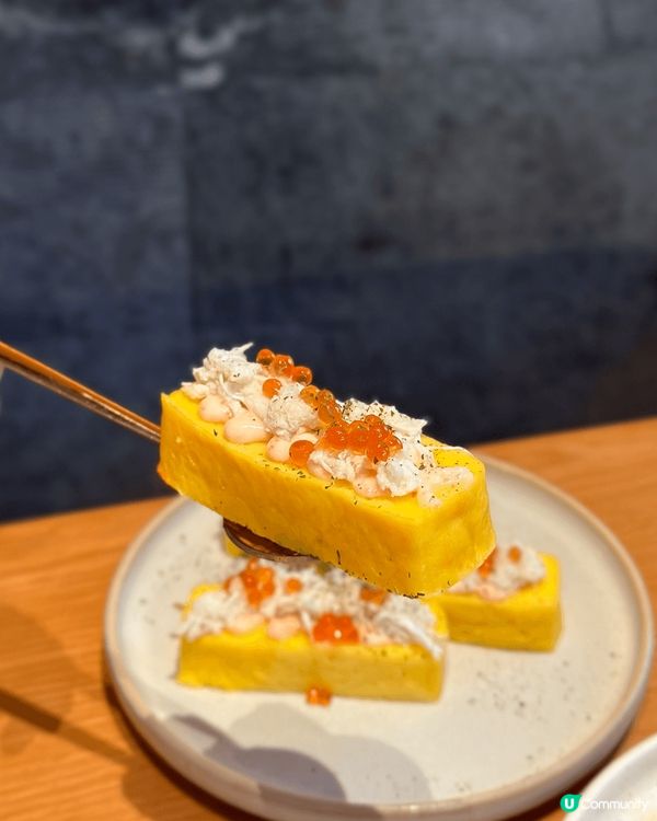 位於太子嘅2 Soon Cafe紅色磚牆好吸睛，餐廳樓底好高...