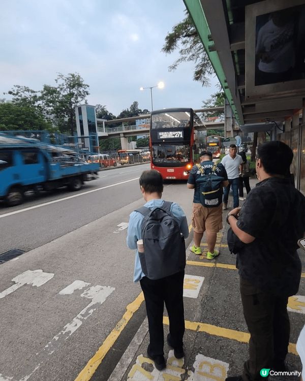 假日落馬洲口岸過關情況人山人海群情兇湧現人龍
