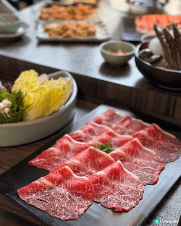 台灣網紅火鍋店青花驕，每枱會有一壺青花烏龍茶，飲落散發出淡淡...