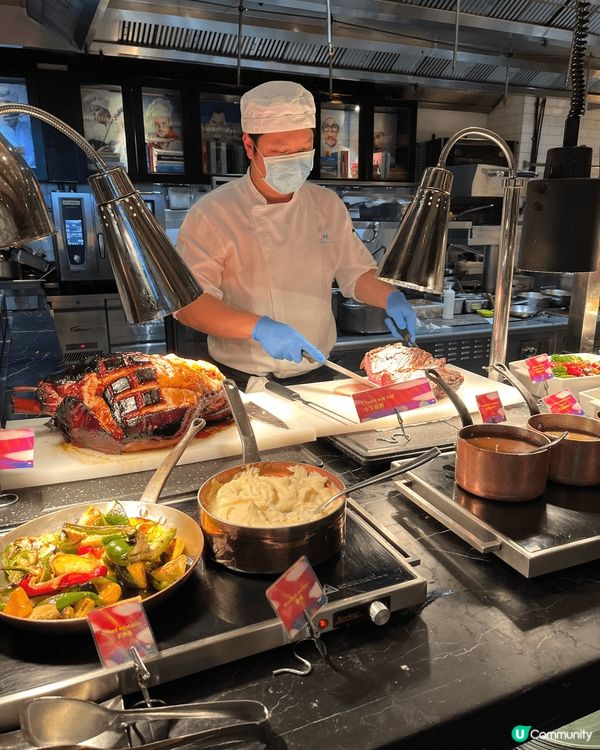 同屋企人去左W hotel食lunch buffet。雖然只...