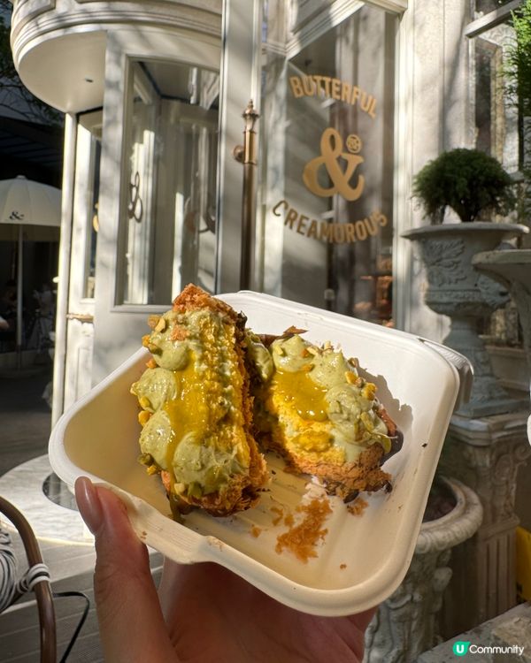 深圳麵包天堂🤩  開心果牛角包
&黃油與麵包，幸福感滿滿！