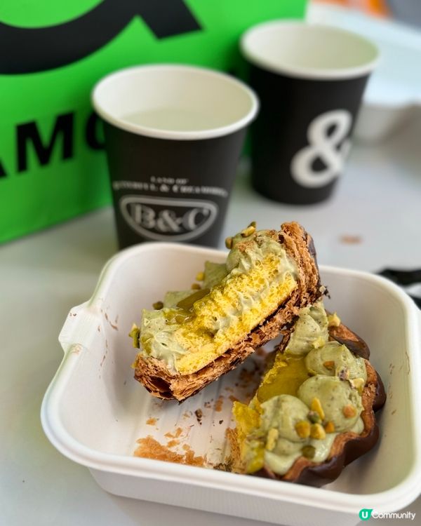 深圳麵包天堂🤩  開心果牛角包
&黃油與麵包，幸福感滿滿！