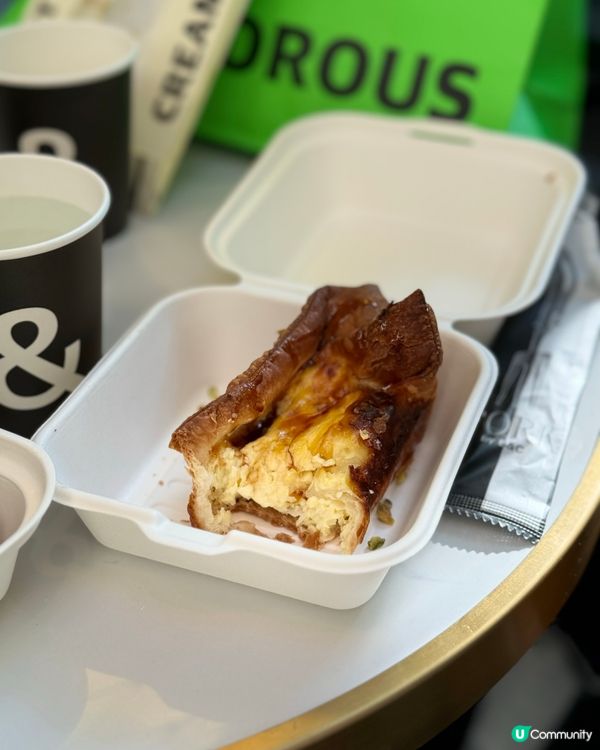 深圳麵包天堂🤩  開心果牛角包
&黃油與麵包，幸福感滿滿！