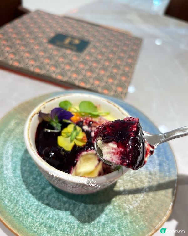 超滿足的甜品 💕 藍莓焦糖燉蛋