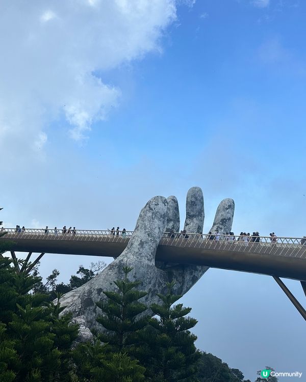 巴拿山係一個好靚既地方，佢上面有一個樂園，佈置到好似城堡咁靚...