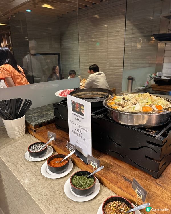 終於食到超人氣自助餐