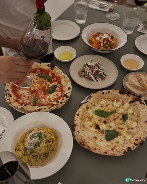 🖤🤍排隊快兩小時最近很火的 ◜ PECORINO ◞ ෆ​ 