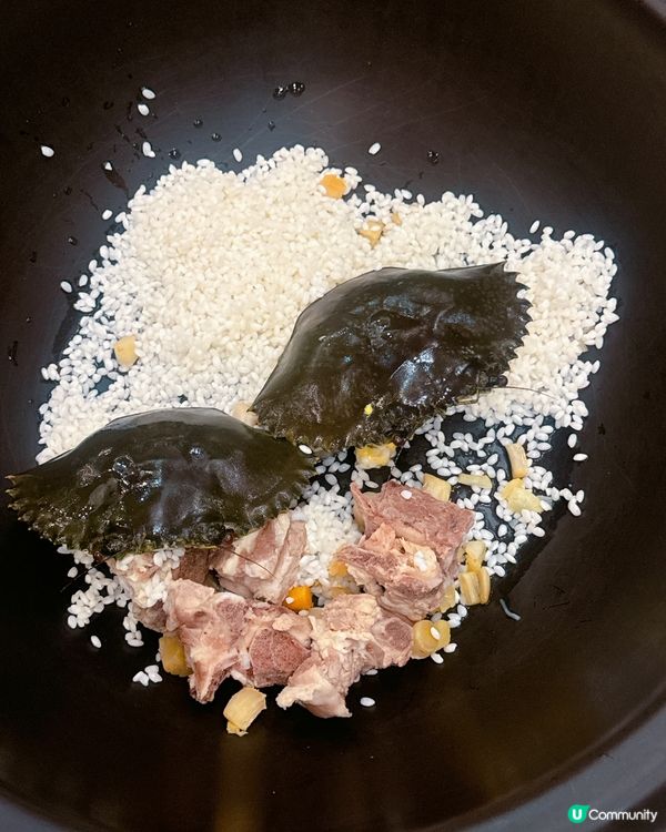 蒸氣火鍋海鮮宴 🦀🥢  
小漁港海鮮舫，鮮味爆發！