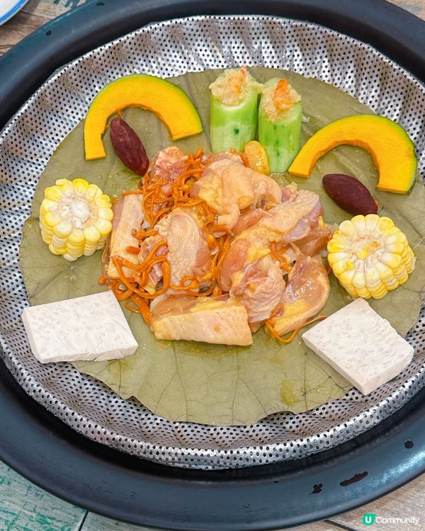 蒸氣火鍋海鮮宴 🦀🥢  
小漁港海鮮舫，鮮味爆發！