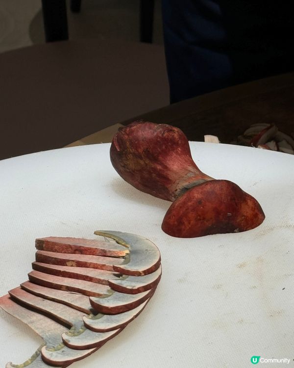 菌菇盛宴，鮮香四溢 🍄🍲