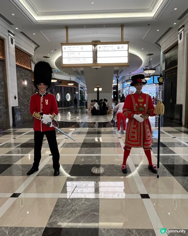 清靜的購物中心,消閒半天,寫意,遇到這樣的情境不其然就拿起手...