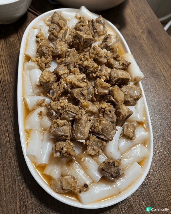 冬天?煲仔飯，生日?壽桃包， 排骨蒸腸粉 都係香港美食