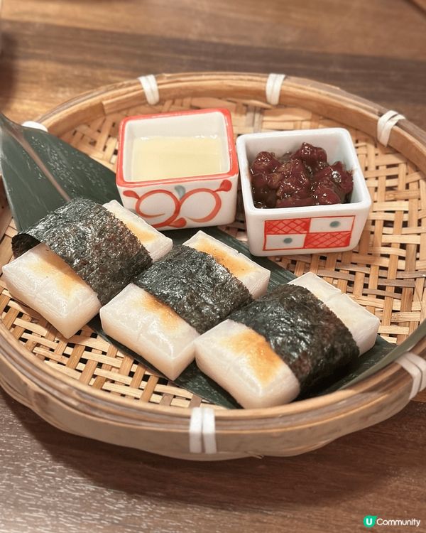 餐廳有打卡位置，牆上掛滿日本風情壁畫。食物都算多選擇，除?有...