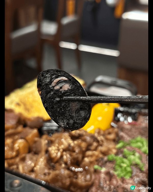 餐廳有打卡位置，牆上掛滿日本風情壁畫。食物都算多選擇，除?有...