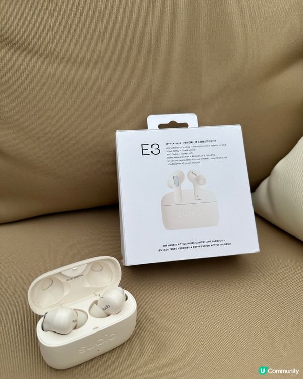 平時功課這麼繁重,生活節奏這麼急促,我在課餘的時候也喜歡聆聽...