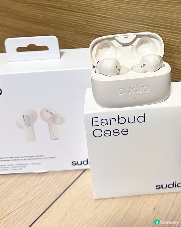 平時功課這麼繁重,生活節奏這麼急促,我在課餘的時候也喜歡聆聽...