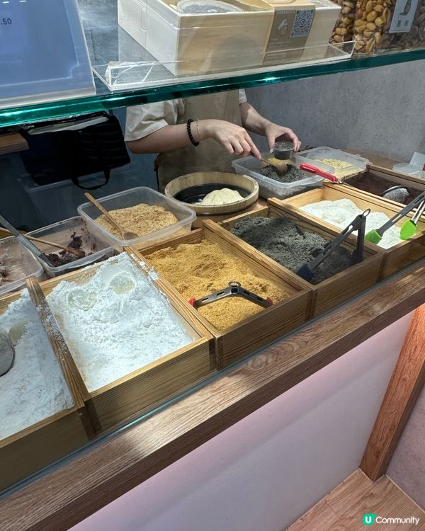 台灣人氣麻糬-灑白甜鮮奶麻糬販賣舖