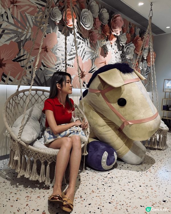 最近去?中環人氣咖啡店打卡，亦都去?中環幸運馬會買六合彩，之...