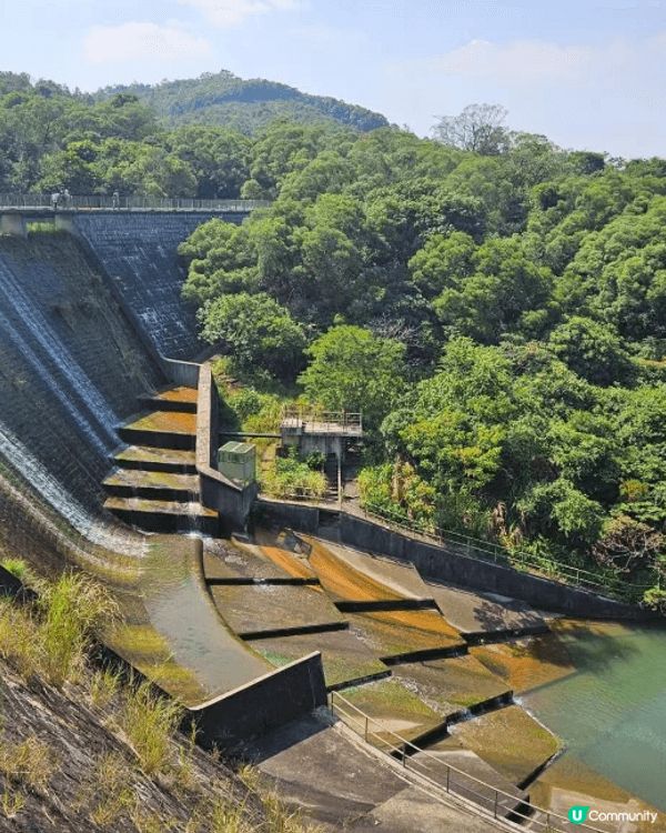 趁放假去河背水塘行下，景色優美又沓無人煙。近行程尾聲時，恰巧...