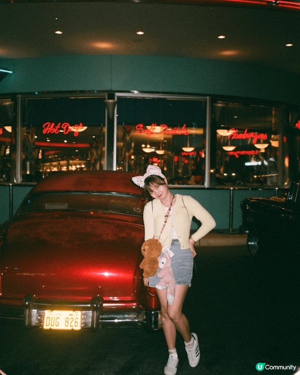 第一張係大阪環球影城，臨走之前留念??但係因為跌?頭箍所以用...