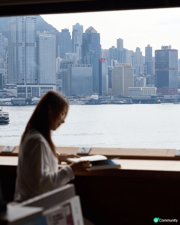 打卡熱點，香港的尖沙咀真的很美！ 誠品書店有個隱藏的打卡靚位...