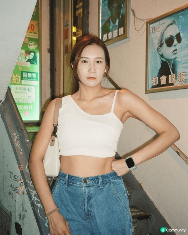 分別係萬聖節打卡.泰國旅行cafe打卡同埋樓梯隨拍～3個唔同...