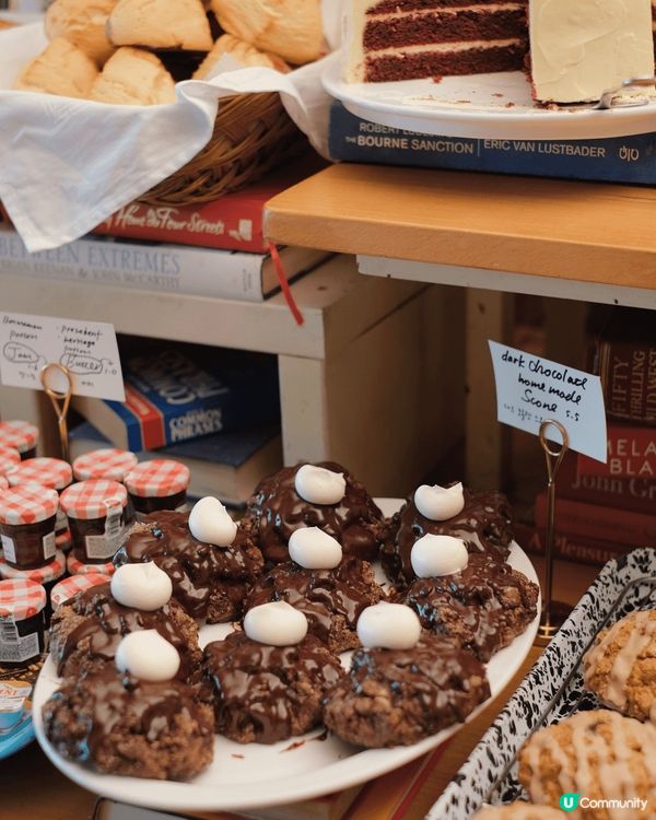 Cafe Layered 在首爾有幾間分店，提供新鮮出爐的司...