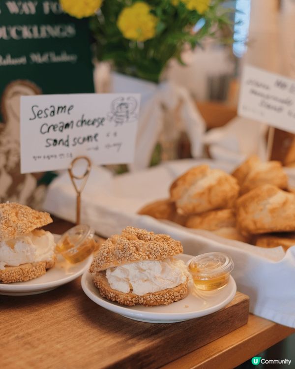 Cafe Layered 在首爾有幾間分店，提供新鮮出爐的司...