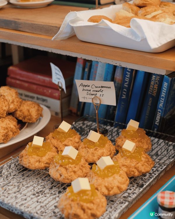 Cafe Layered 在首爾有幾間分店，提供新鮮出爐的司...