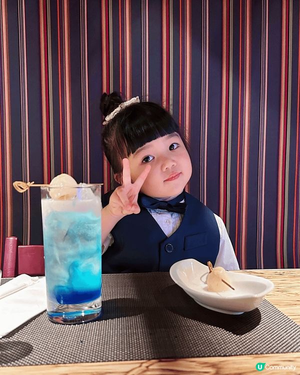 一直都有在做KOL的工作，上面的照片都是自行拍攝的工作照片