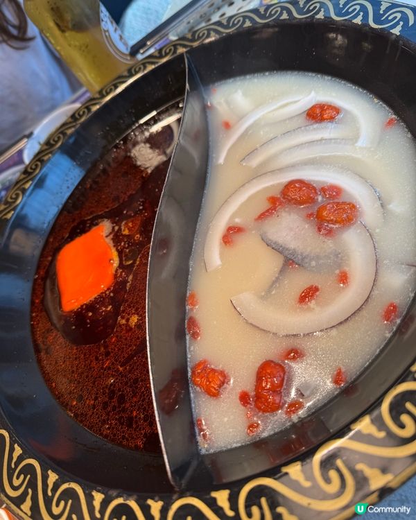 牛站是一間台式火鍋店,這間台式火鍋店甜品種類很豐富,特別是雪...