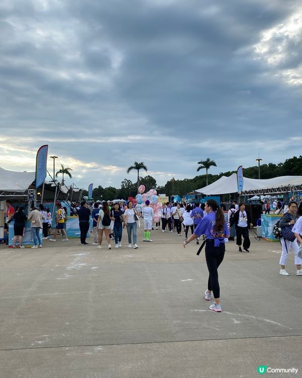 ## 迪士尼🏃‍♀️🏃‍♂️人山人海！